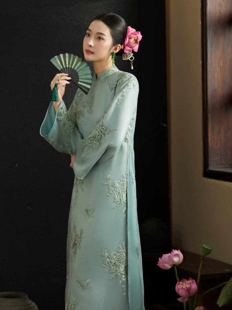 Áo Dài Cúc Ngọc Uyên