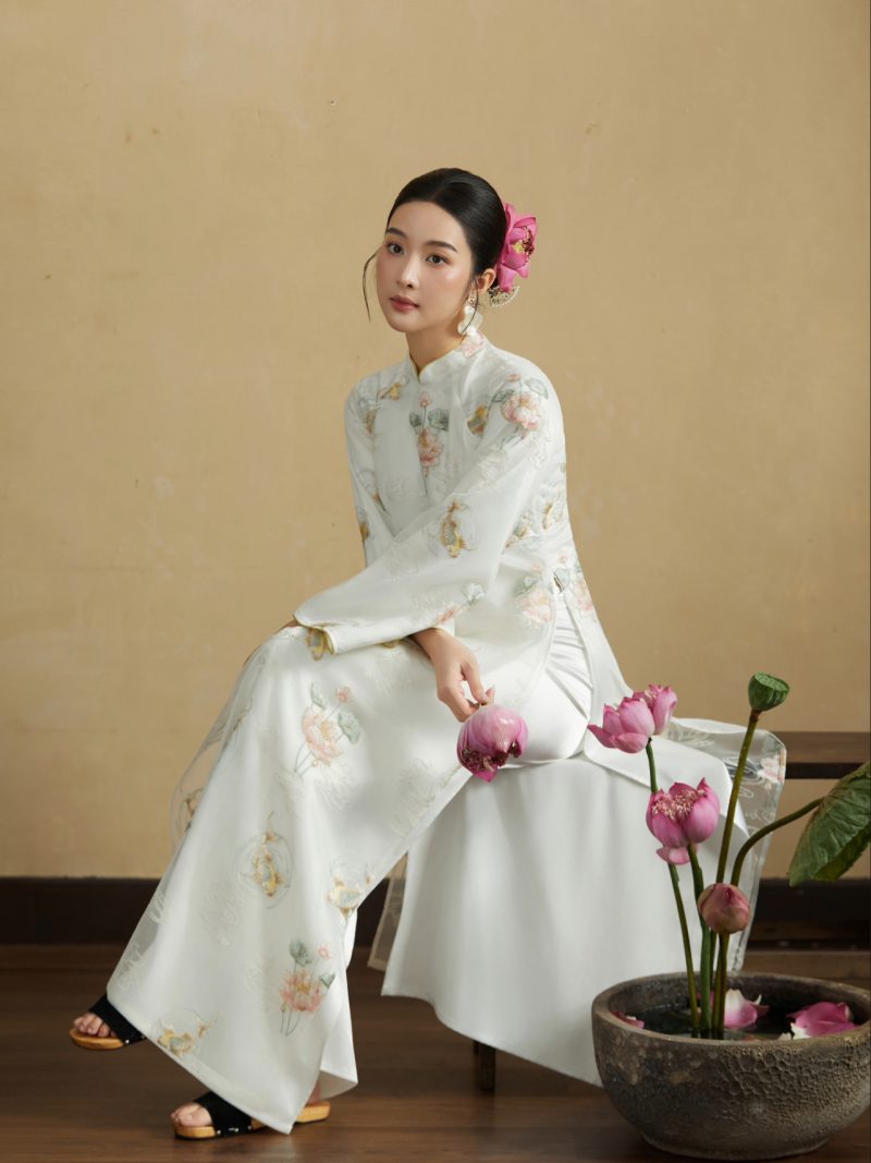 Áo Dài Bạch Liên Cổ Truyền Thống