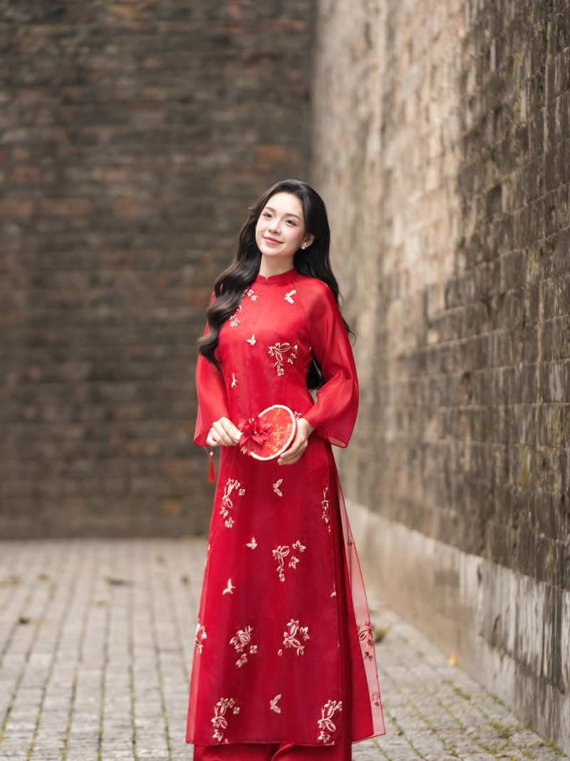 Áo dài AD265 - QD001 cách tân tay dài phối họa tiết nhí tà ngắn Dài tay Tơ Mỹ thêu Mị Uyển