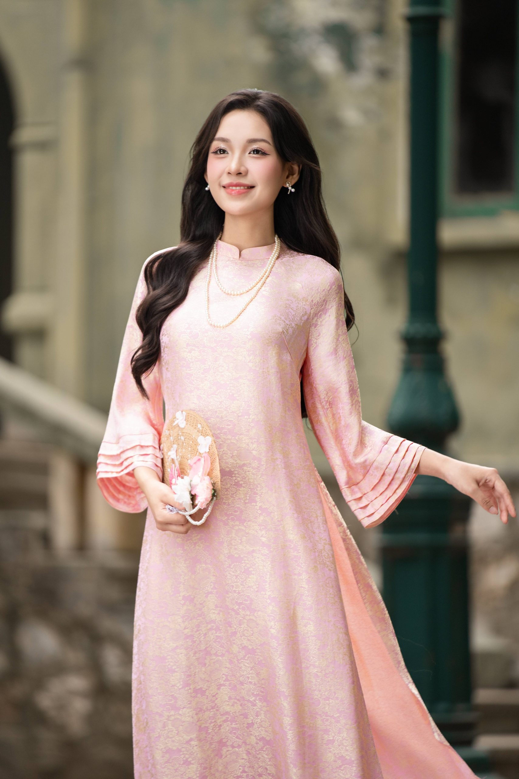 Áo dài AD271 - QD010 cách tân tay lỡ phối họa tiết nhí Dài 3/4 Lụa gấm Tú Diệp - Hình ảnh 3