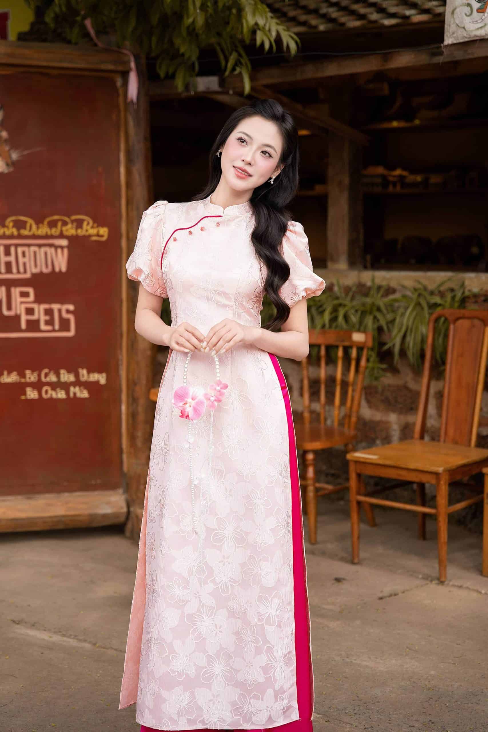 Áo dài AD276 - QD021 cách tân tay cộc phồng phối tà ngắn họa tiết in chìm Cộc tay Gấm hoa nổi - Hình ảnh 3