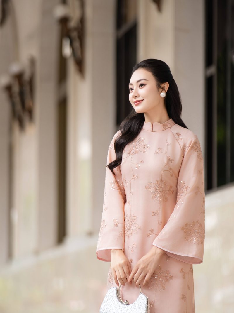 Áo dài cách tân AD256 - QD010 tay rộng cổ cao mềm mại nữ tính Dài tay Tằm óng thêu đính kim sa